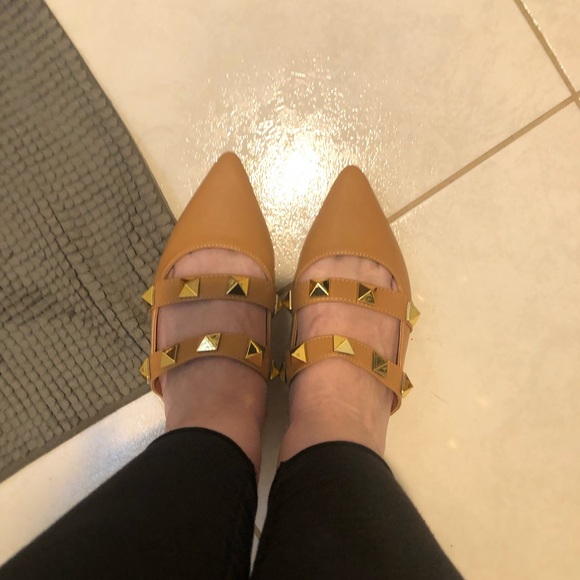 “BAMBOO “CHIC NEW SLIP ON’s LIKE Valentin….black/ tan - Picture 13 of 16